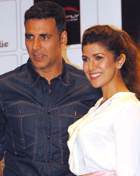 Akshay Kumar and Nimrat Kaur at a press meet to promote Airlift