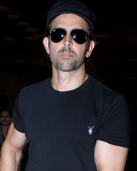 Hrithik Roshan leaving fro Maldives