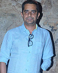 Subhash Kapoor at the premiere of 'Hola Veky'