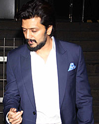 Ritesh Deskmukh spoted at bandra