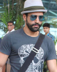 Farhan Akhtar spotted at the international airport in Mumbai