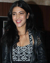 Shruti Haasan spotted at a theater in Mumbai