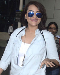 Sonakshi Sinha snapped at airport