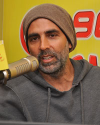 Akshay Kumar promote Baby at Radio Mirchi