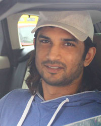 Sushant Singh Rajput snapped at Juhu