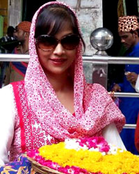 Tanisha Singh visits Ajmer Sharif