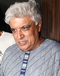 Farhan Akhtar and Javed Akhtar snapped Aamir Khan's house