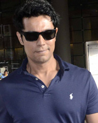 Randeep Hooda at Mumbai Airport