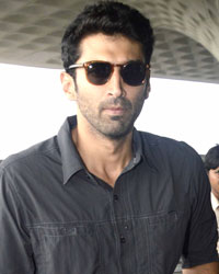 Aditya Roy Kapoor at Mumbai airport