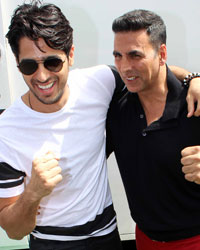 Akshay Kumar and Sidharth Malhotra during the promotion of film Housefull 3 on the sets of India's Got Talent Season 7