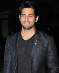 Sidharth Malhotra at Mumbai Airport