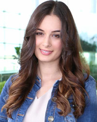 Evelyn Sharma