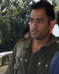 MS Dhoni Snapped at Domestic Airport