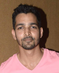 Harshvardhan Rrana visits Barry John's acting institute