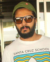 Ritesh Deshmukh snapped at airport