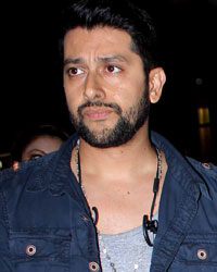 Aftaab Shivdasani, Vivek Oberoi and Ritesh Deshmukh snapped at airport