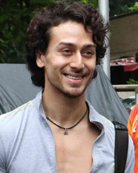 Tiger Shroff snapped a Bandra