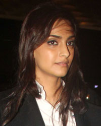 Sonam Kapoor snapped at airport