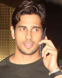 Sidharth Malhotra snapped at airport