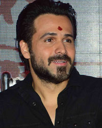 Emraan Hashmi along with his wife Parveen Shahani visit Ganesh Galli Ka Raja