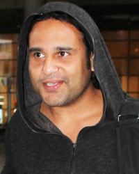 Kashmera Shah and Krushna Abhishek snapped at airport