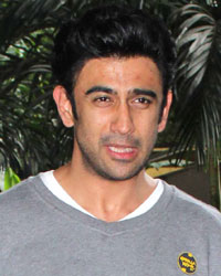 Amit Sadh snapped at airpor