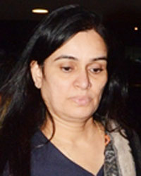 Padmini Kolhapure snapped at airport