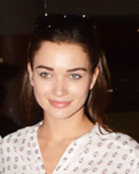 Amy Jackson snapped at airport