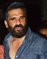 Mana and Suniel Shetty snapped at  Korner House, Bandra