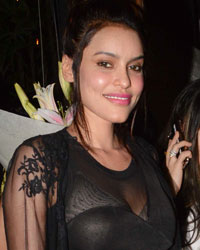 Gizele Thakral snapped at  Korner House, Bandra