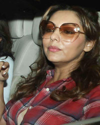 Gauri Khan snapped at Ranbir Kapoor's new house in bandra