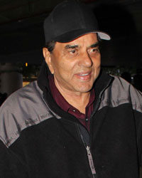 Dharmendra snapped at airport