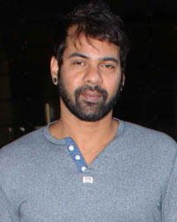 Shabbir Ahluwalia and Kanchi  snapped at airport