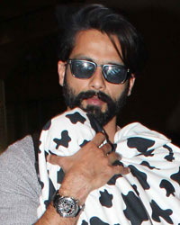 Shahid Kapopor and Mira Rajput snapped at airport