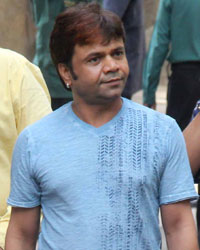 Rajpal Yadav arrives to meet Sanjay Dutt at his residence