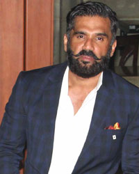 Sunil Shetty meet Sanjay Dutt at his residence