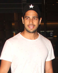 Sidharth Malhotra spotted at International Airport