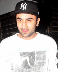 Ranbir Kapoor spotted at farhan akhtar's house