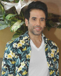 Tusshar Kapoor celebrates Holi at his Juhu residence