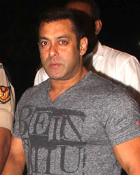 Salman Khan leaves for TOIFA to be held in Dubai, in Mumbai