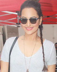 Sonakshi Sinha spotted at Mehboob Studio