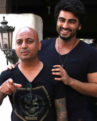 Mohit Suri and Arjun Kapoor at Hakim's Aalim Salon and Tattoo Lounge