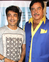 Shatrughan Sinha and Prosenjit Chatterjee during the premier of Bengali film Sankhachil in Mumbai