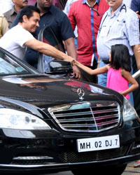 Aamir Khan visits Dili Kumar at Lilavati Hosptal