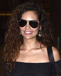 Esha Gupta at Mumbai International Airport