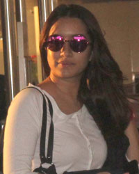 Shraddha Kapoor Snapped at International Airport along with her Mom