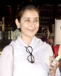 Manisha Koirala at Mumbai Airport