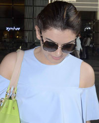 Hansika Motwani at Airport