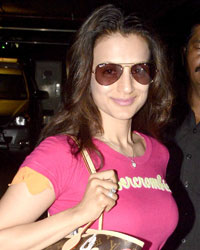 Amisha Patel at Mumbai Airport