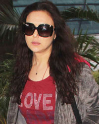 Preity Zinta Snapped at Domestic Airport